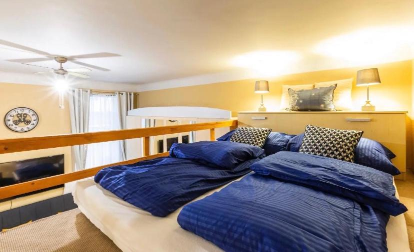 Cherry Blossom Designer Apartment In The Center With Free Parking Будапеща Екстериор снимка