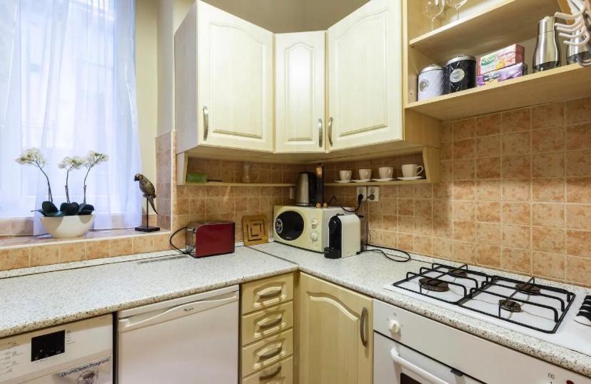 Cherry Blossom Designer Apartment In The Center With Free Parking Будапеща Екстериор снимка
